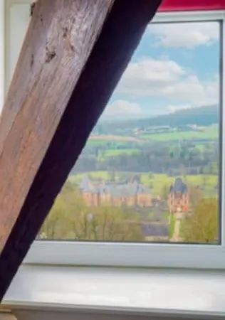 Panorama Sur Le Chateau De Carrouges